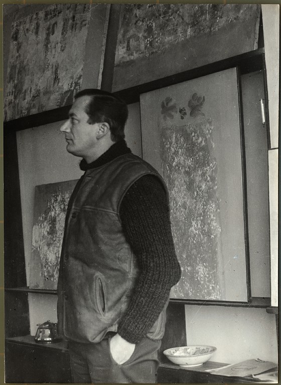 Oldřich Smutný ve svém ateliéru